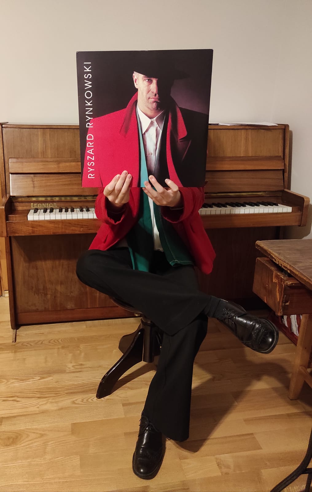 uczennica biorąca udział w konkursie kreatywnym