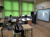 Projekcja filmu "Nie zabierajcie mamy" klasa 7